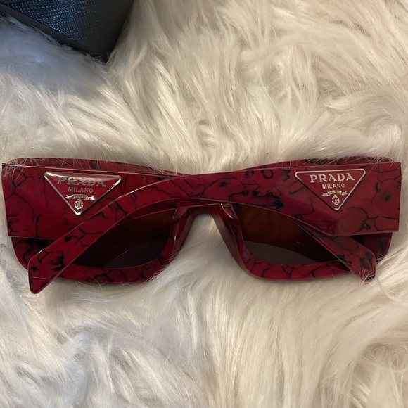 🍒RARE PRADA RED MARBLE ETRUSCAN MARBLE - brand new cat eye authentic Prada - Picture 1 of 15